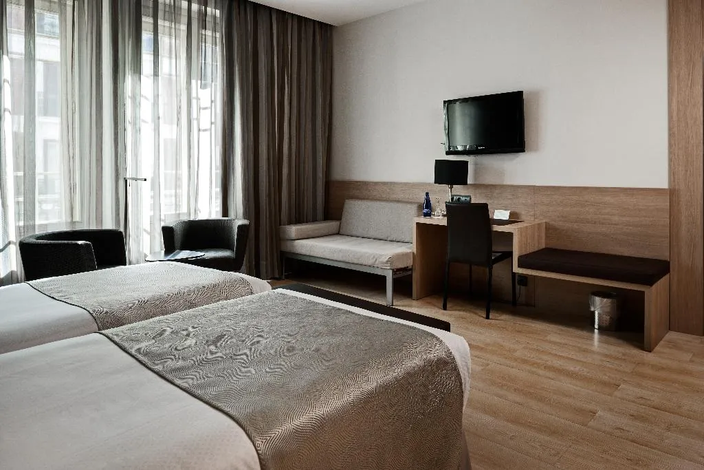 DOUBLE SINGLE USE WITH VIEWS Room, Catalonia Atocha, Madrid