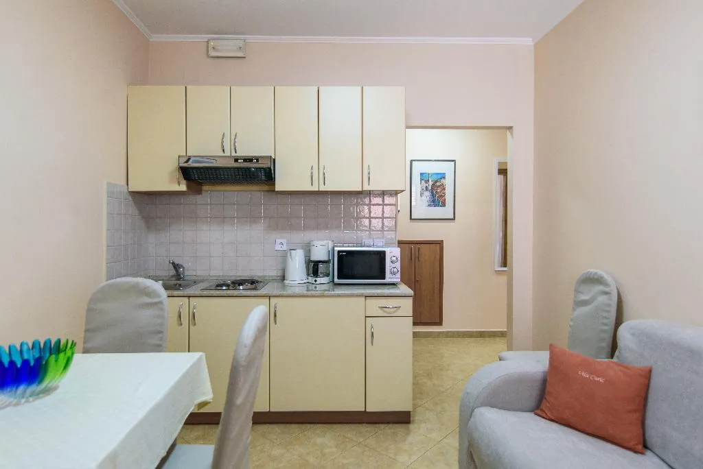APARTMENT CAPACITY 2 ONE BEDROOM Room, Vila Curic, Dubrovnik