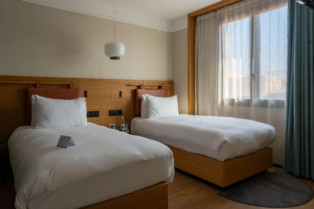 FAMILY ROOM WITH BALCONY Room, Kimpton Vividora Hotel, Barcelona