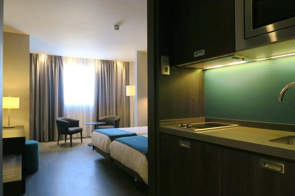 Double or Twin WITH KITCHENETTE Room, HG City Suites Barcelona, Barcelona