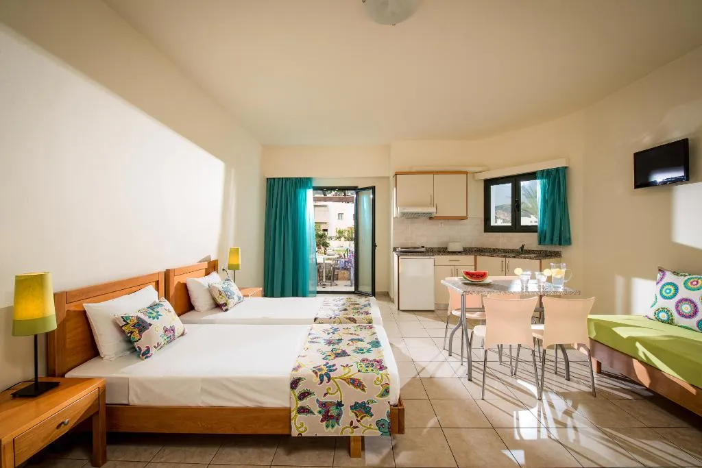 STUDIO DELUXE POOL VIEW Room, Kristalli, Crete