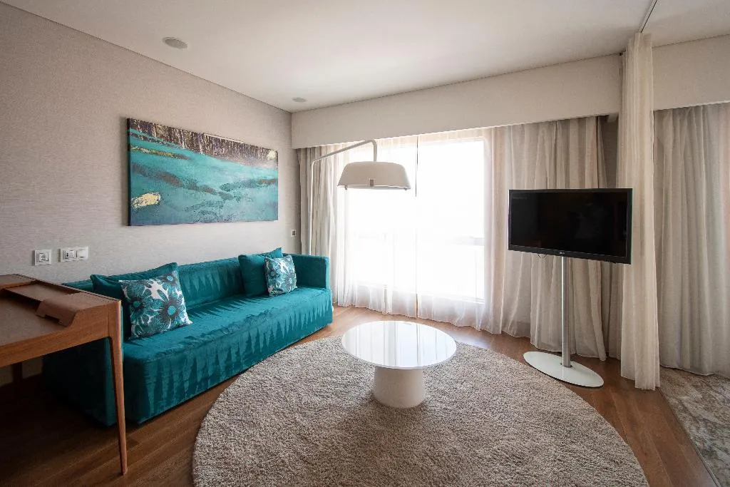 JUNIOR SUITE STANDARD Room, Epic SANA Lisboa, Lisbon