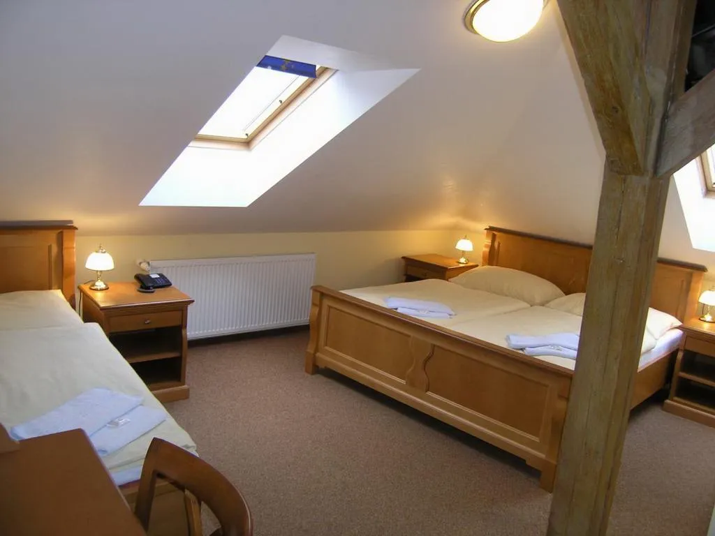 TRIPLE DELUXE Room, Brezina, Prague