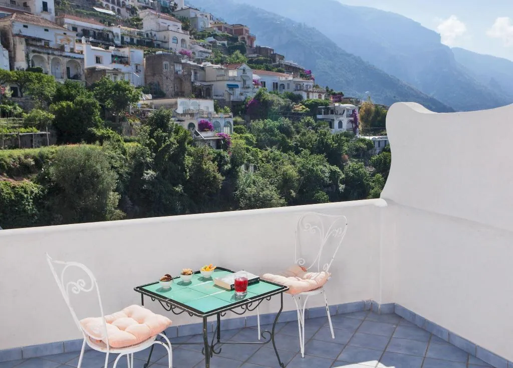 Terrace, Hotel Vittoria Positano, Naples