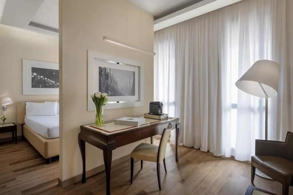 JUNIOR SUITE CAPACITY 3 Room, UNA HOTELS Cusani Milano, Milan