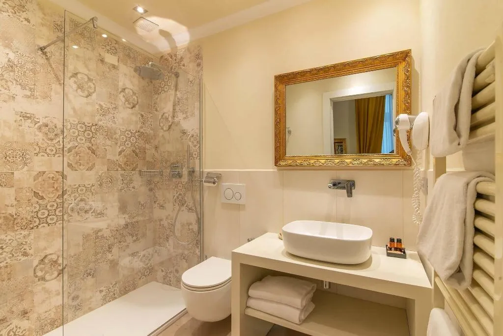 TWIN CLASSIC Room, Porta Faenza, Florence