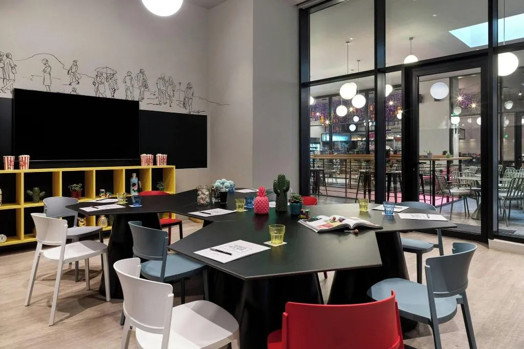 Sports and Entertainment, Moxy Athens City, Athens