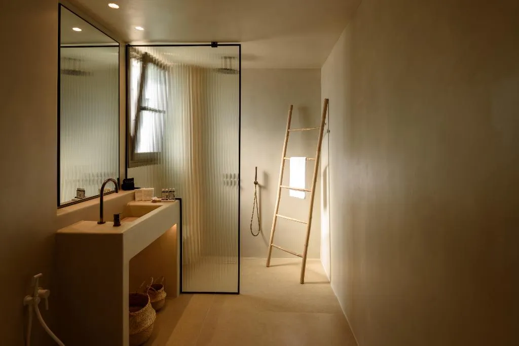 SUITE WITH JACUZZI Room, Elessa Hotel, Santorini