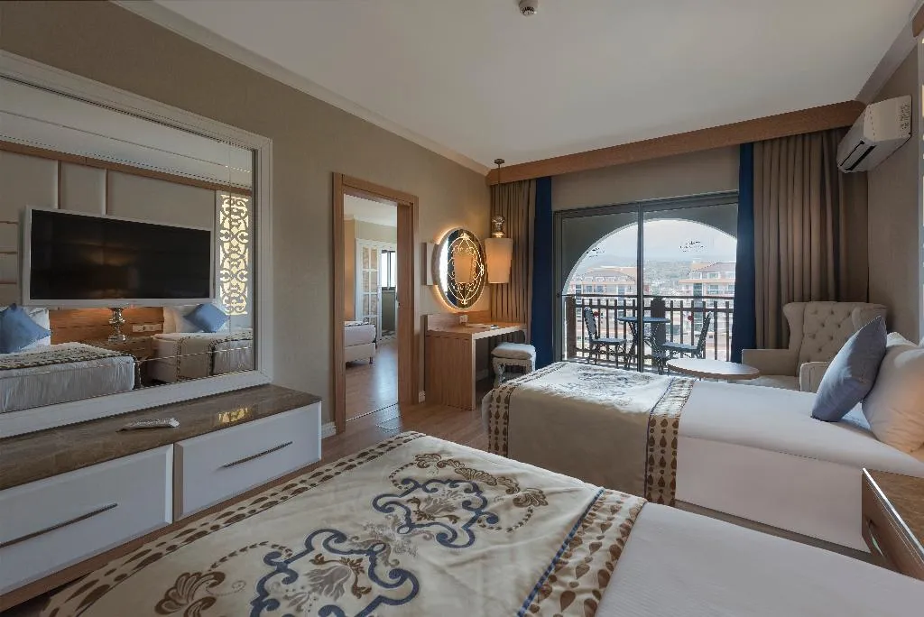 FAMILY ROOM LAND VIEW Room, Quattro Beach Spa & Resort Hotel, Antalya