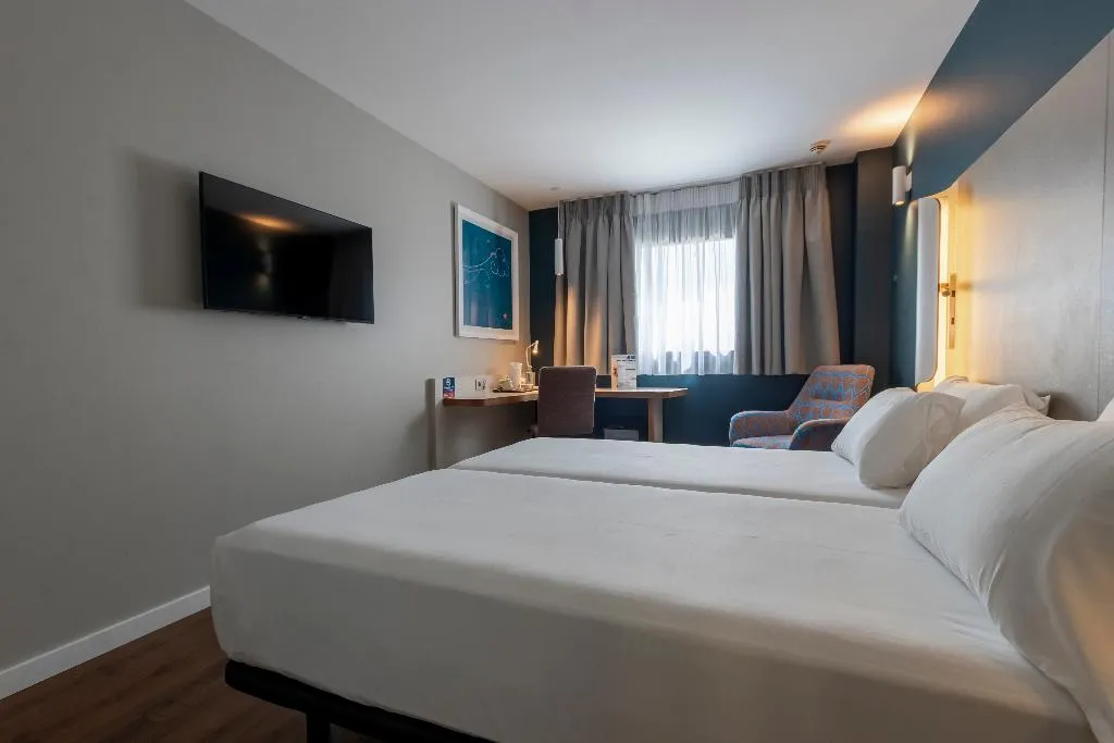 DOUBLE Accessible Room, Travelodge Malaga Aeropuerto, Costa Del Sol