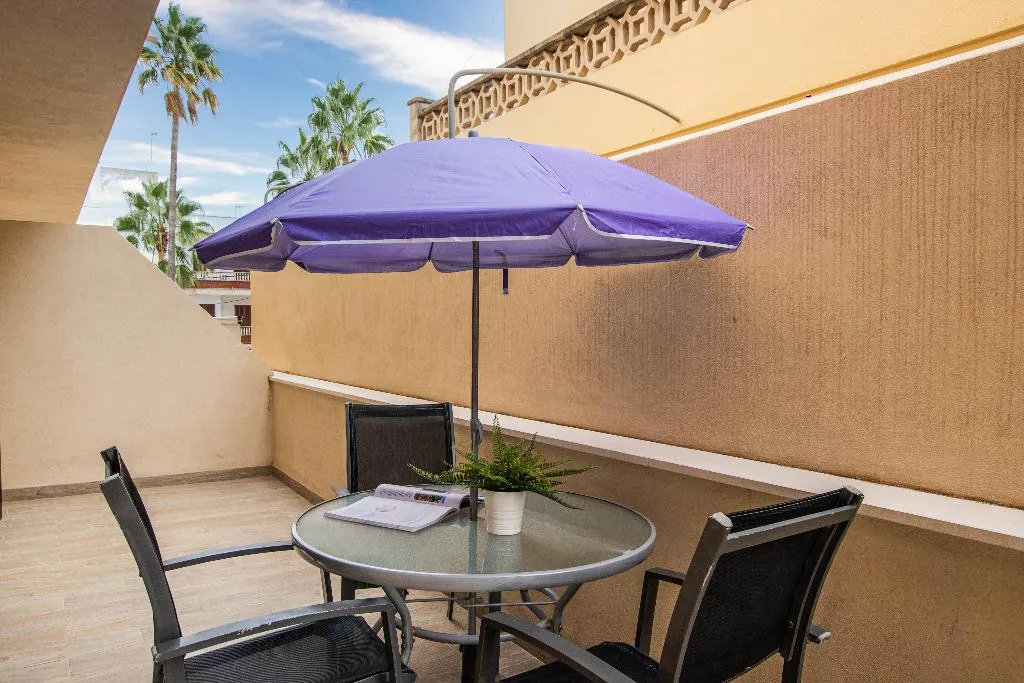 APARTMENT WITH TERRACE Room, Acapulco Apartments, Majorca