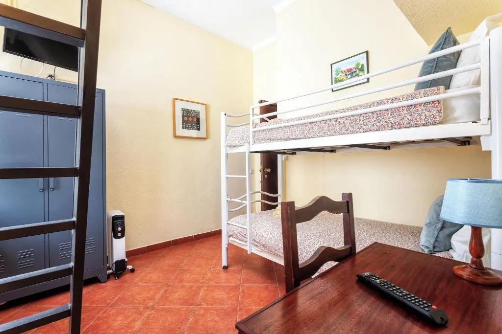 Room, Pension Bicuar, Algarve