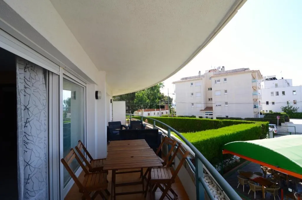 APARTMENT CAPACITY 6 TWO BEDROOMS Room, Medes Park, Costa Brava