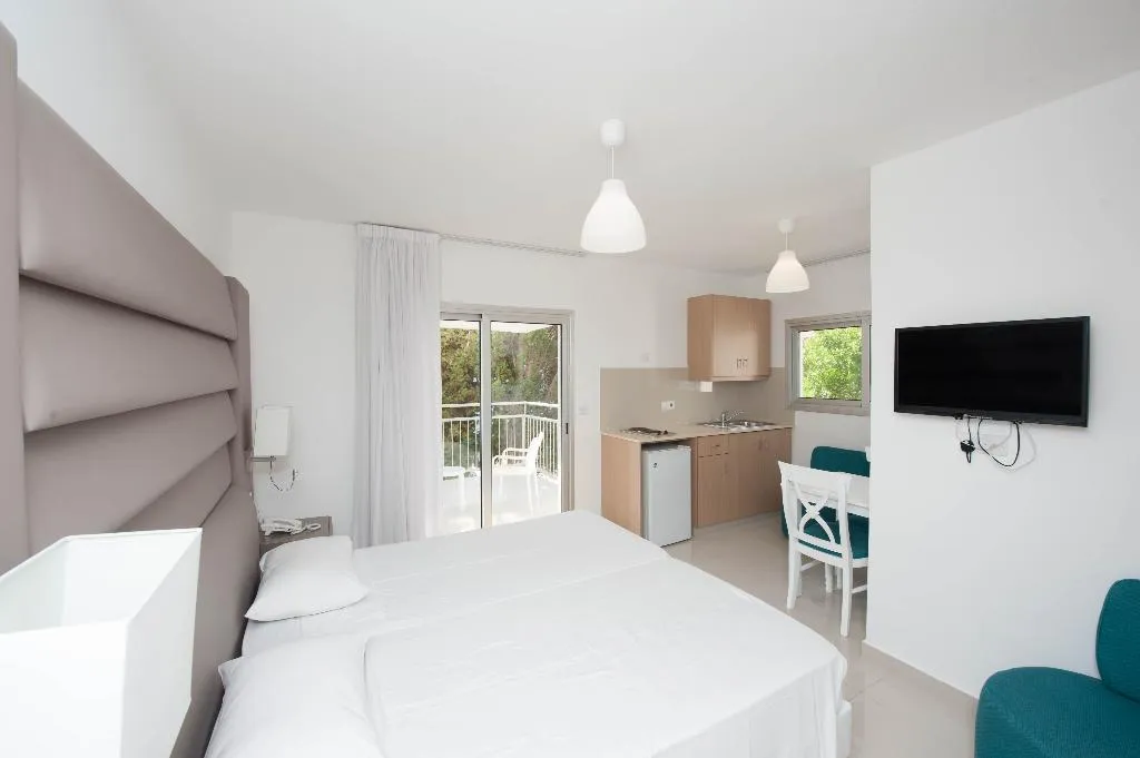 STUDIO STANDARD Room, Tsokkos Holiday Hotel Apartments, Cyprus