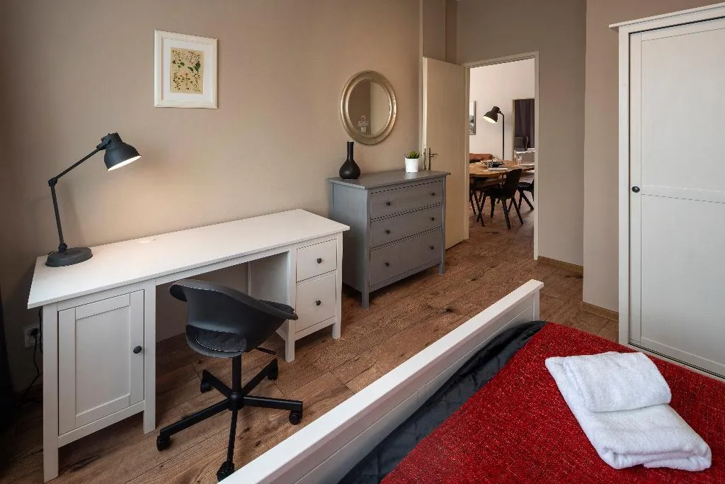 Room, New Town - Apple Apartments, Prague