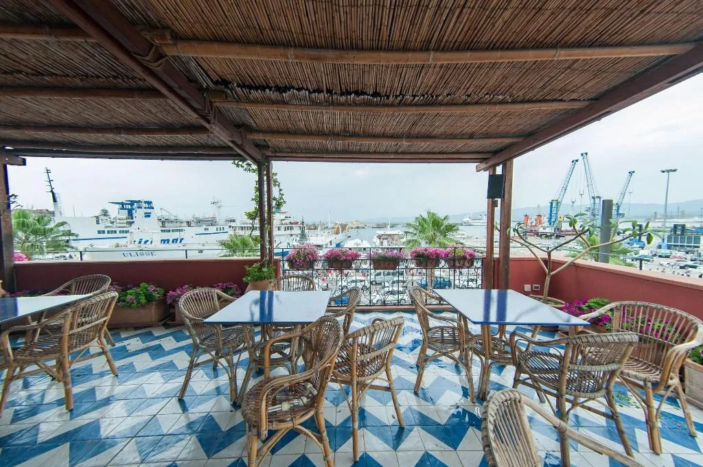 Restaurant, Petit Hotel, Catania