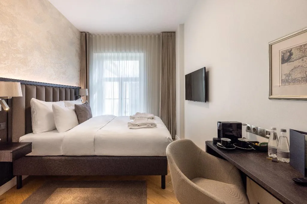 DOUBLE WITH DOUBLE BED Room, Nunne Boutique Hotel, Tallinn