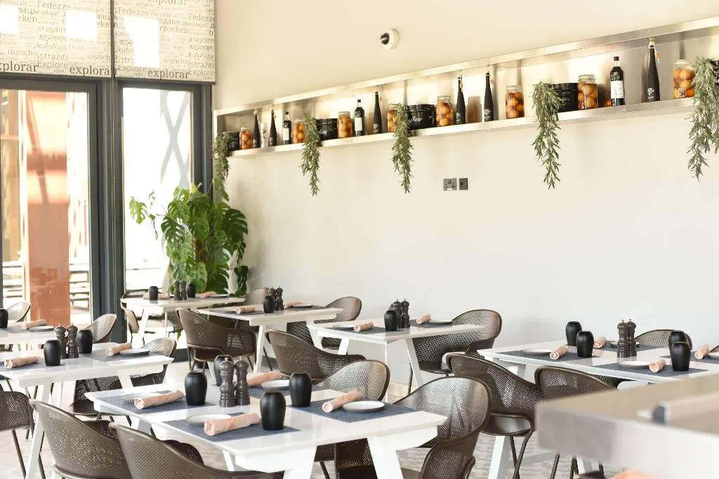 Restaurant, Canopy by Hilton Dubai Al Seef, Dubai