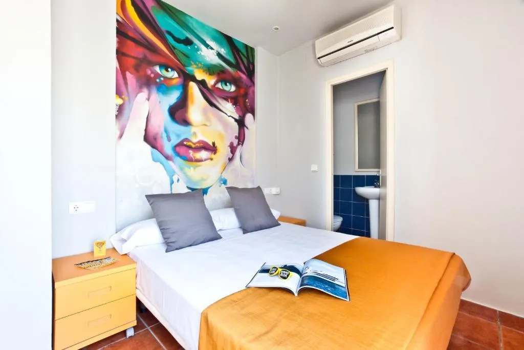 DOUBLE SINGLE USE STANDARD Room, Ryans La Marina, Ibiza