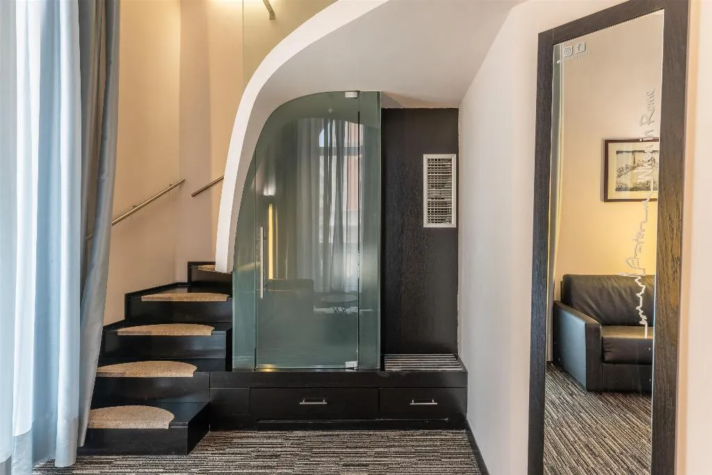 JUNIOR SUITE KING SIZE BED Room, Best Western Plus Hotel Universo, Rome