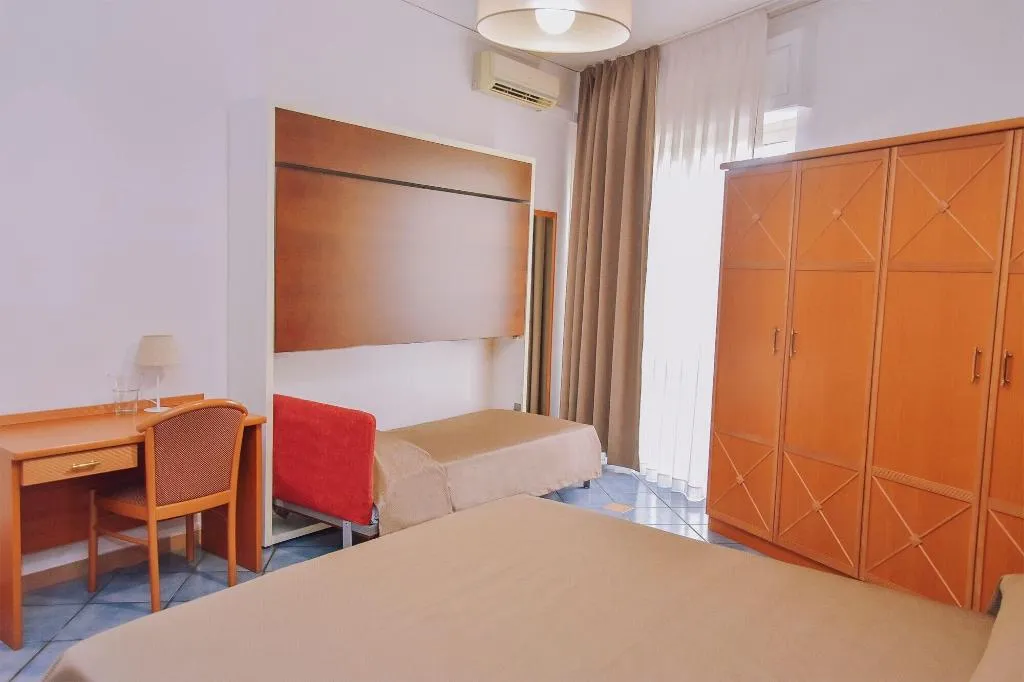 Room, Hotel Piccolo Sogno, Naples