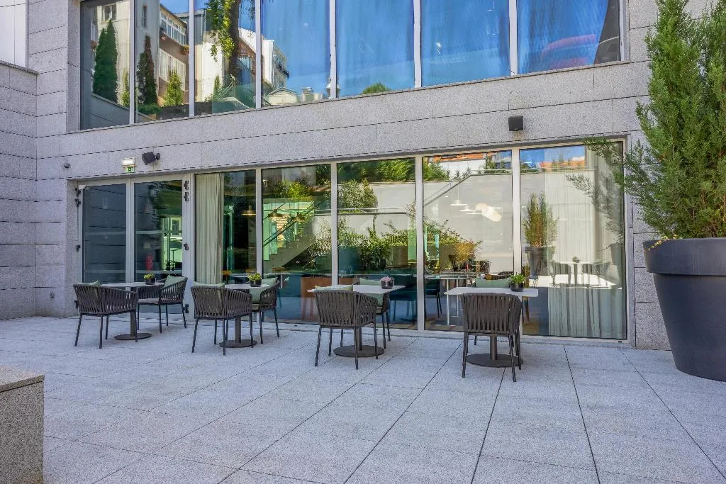 General view, Cenica Porto Hotel, Curio Collection By Hilton, Porto