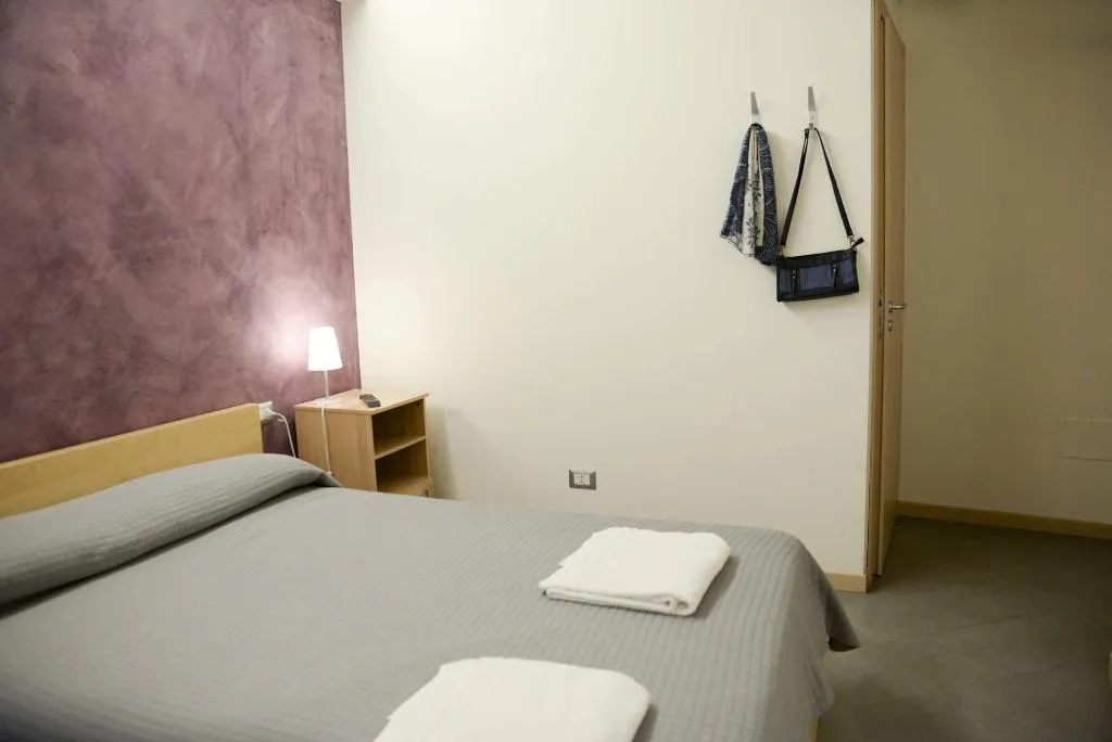 Room, San Marciano, Catania