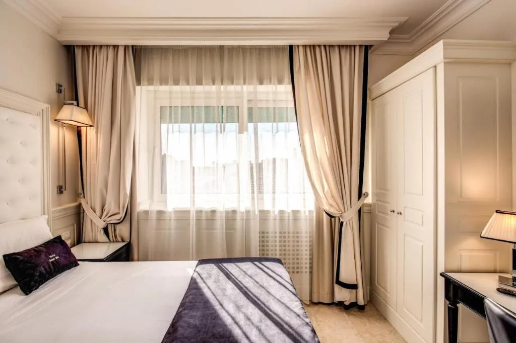DOUBLE STANDARD Room, Hotel Domus Mea, Rome