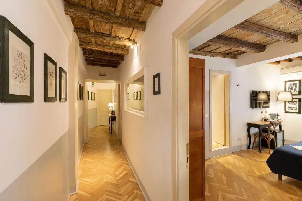 Lobby, The Blue Hostel, Naples