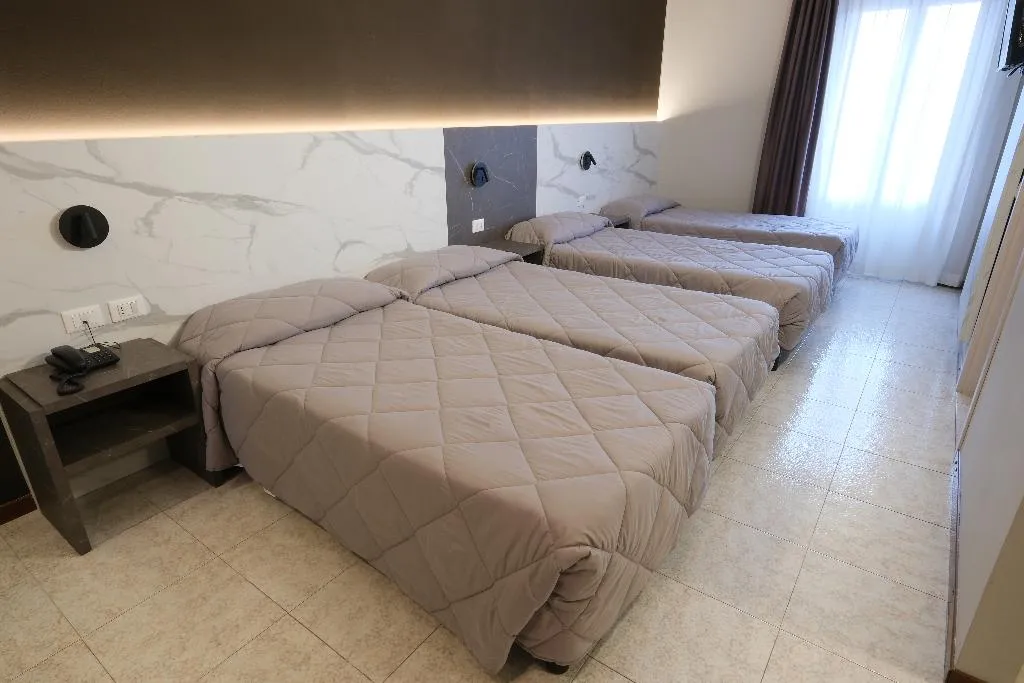 QUADRUPLE STANDARD Room, Mistral, Milan
