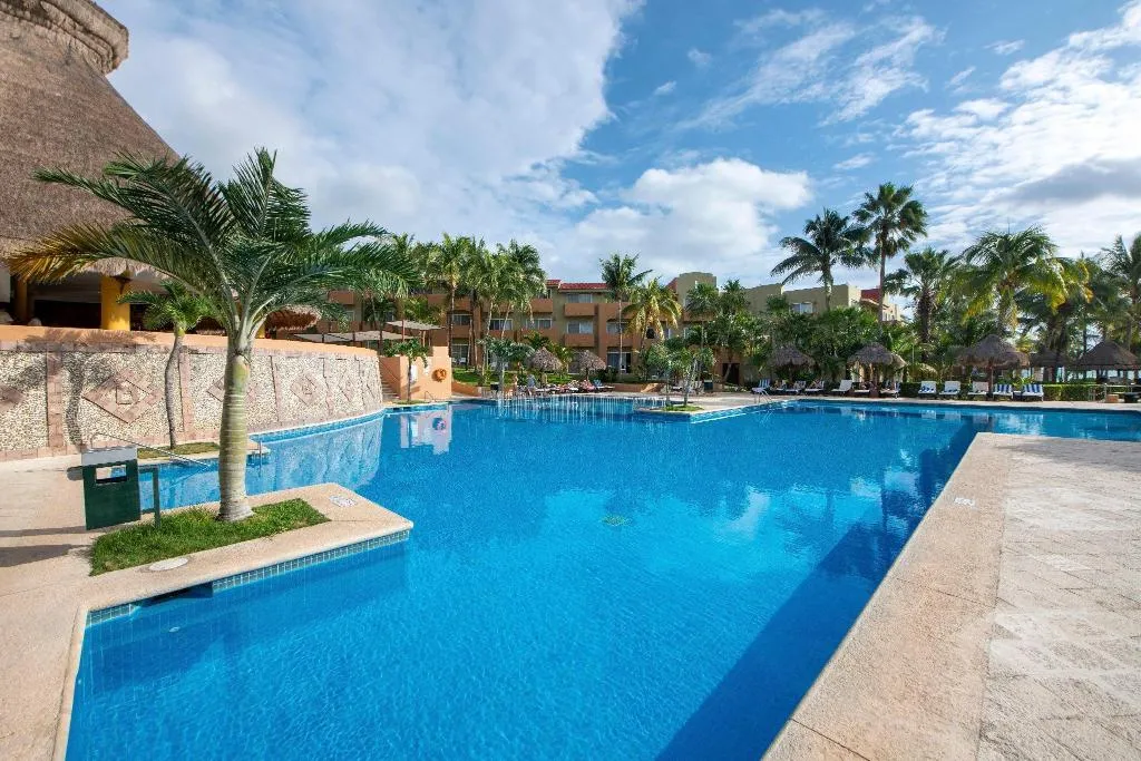 Beach, Viva Azteca by Wyndham Trademark All Inclus Resort, Cancun Area