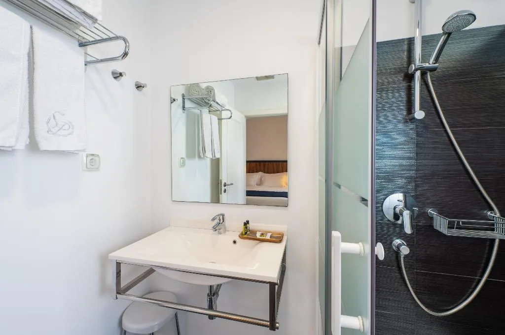 DOUBLE CLASSIC Room, Lisboa Prata Boutique Hotel, Lisbon