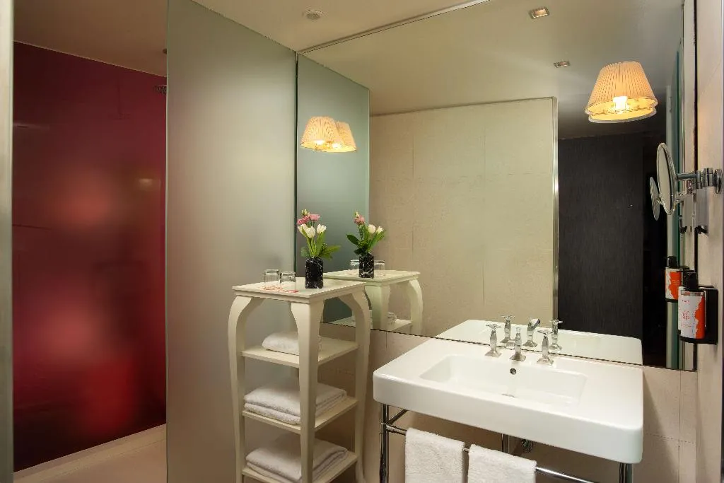 FAMILY ROOM CAPACITY 2 Room, nhow Milano, Milan