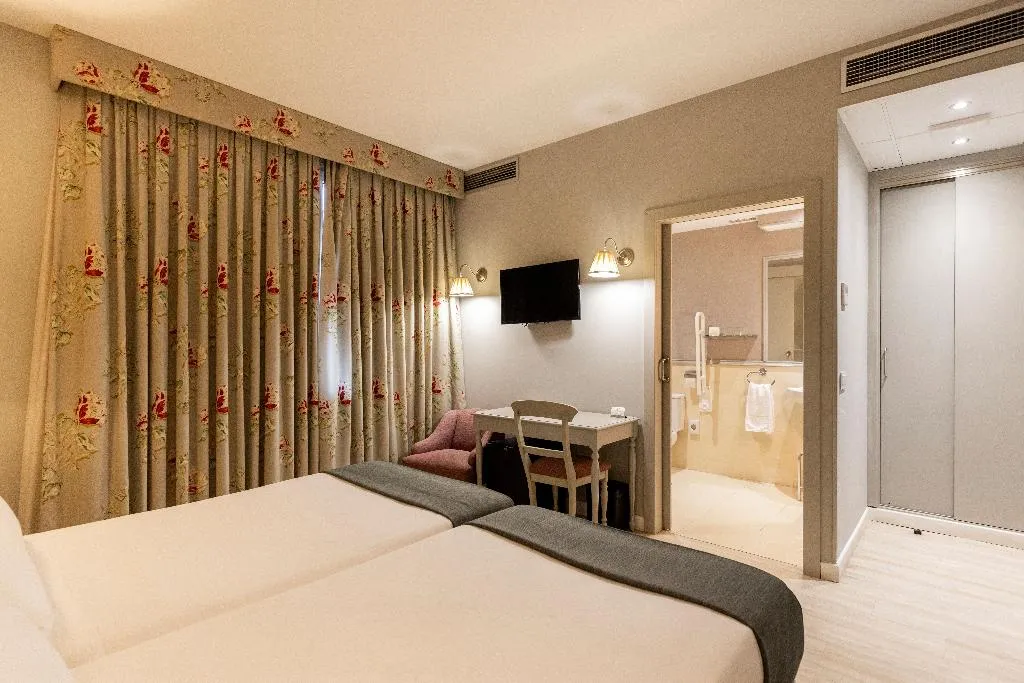 DOUBLE Accessible Room, Pax Torrelodones, Madrid