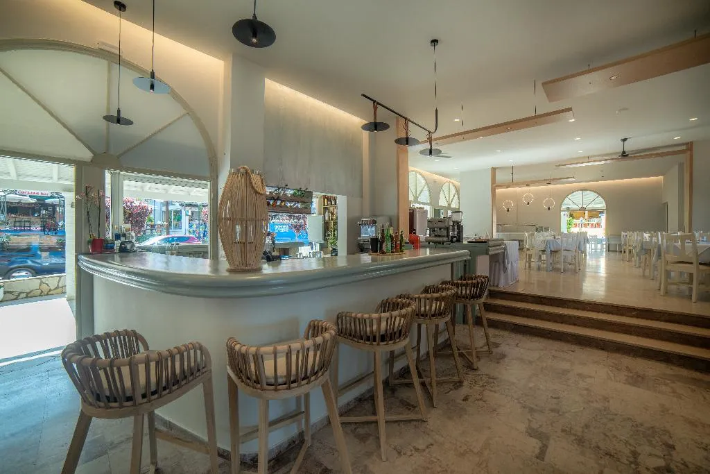 Bar, Alkionis, Corfu