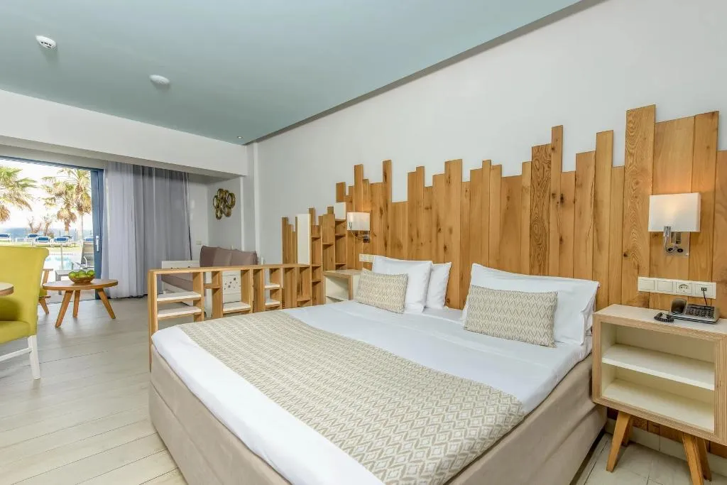 JUNIOR SUITE SEA FRONT Room, Lyttos Beach, Crete