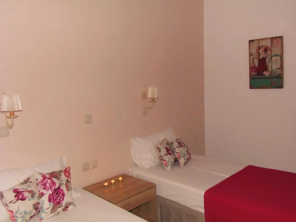 Room, Emerald Studios & Hotel, Crete