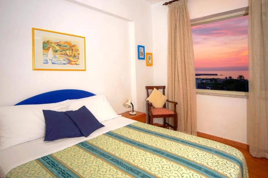 Room, Hotel Villa Mena, Naples