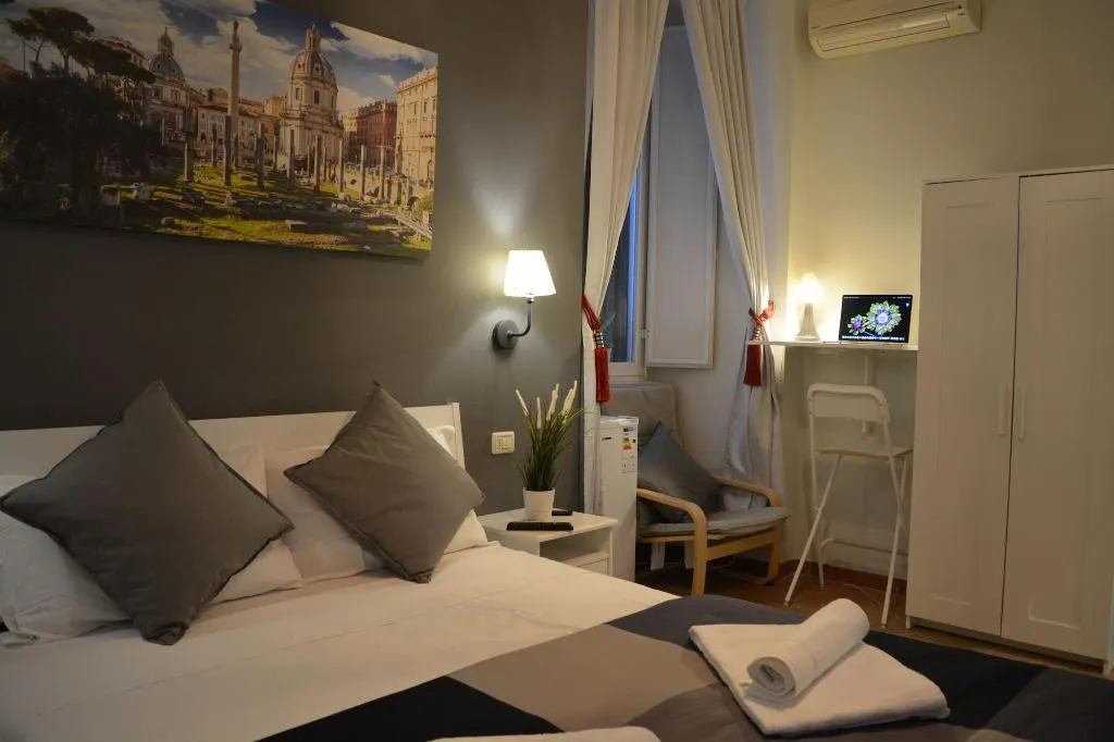 Room, Martini Rooms, Naples