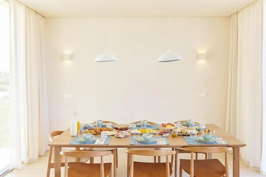 Room, White Shell Beach Villas, Algarve
