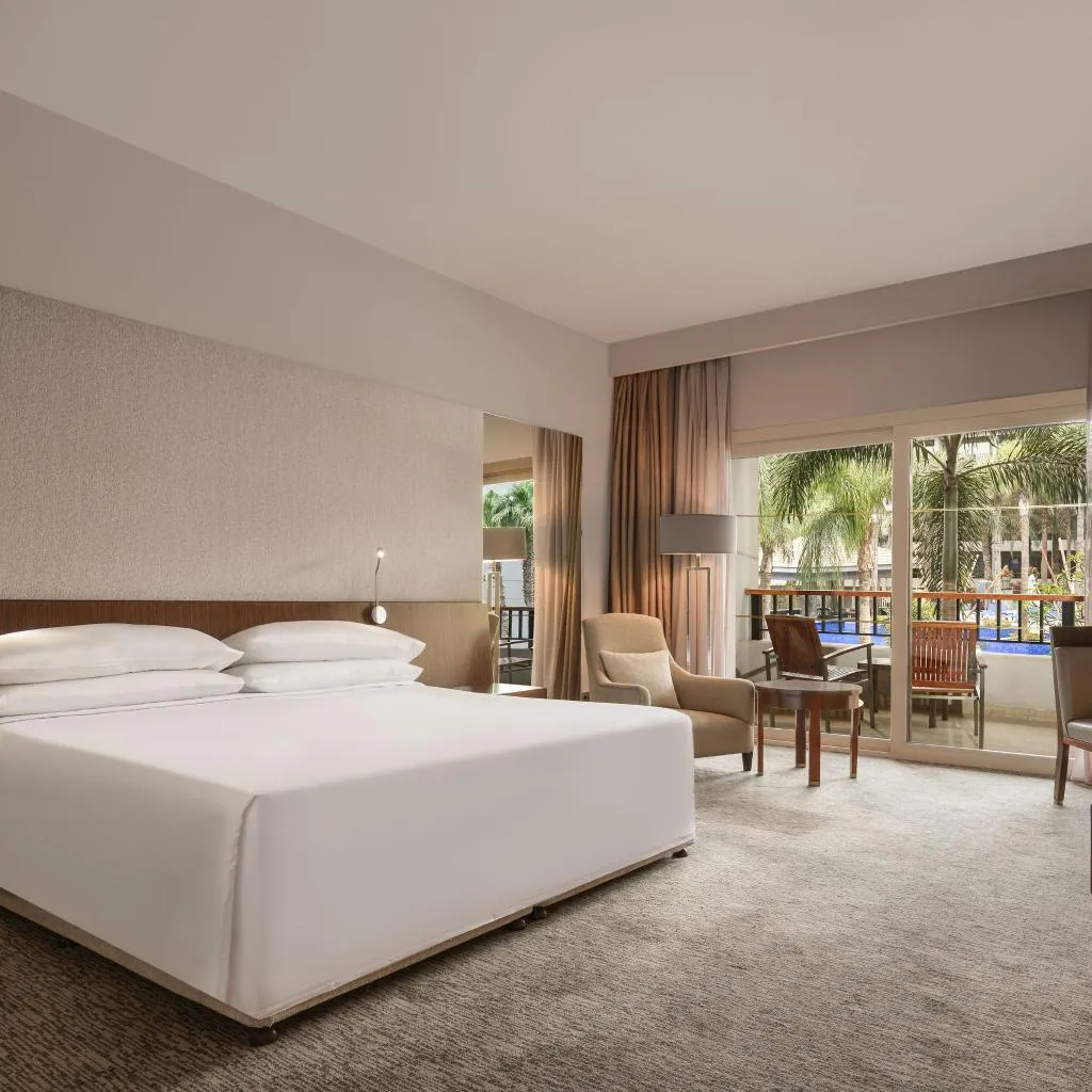 Room, Dusit Thani LakeView Cairo, Cairo
