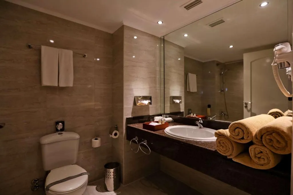 SUITE KING SIZE BED Room, Steigenberger Hotel & Nelson Village, Red Sea Riviera