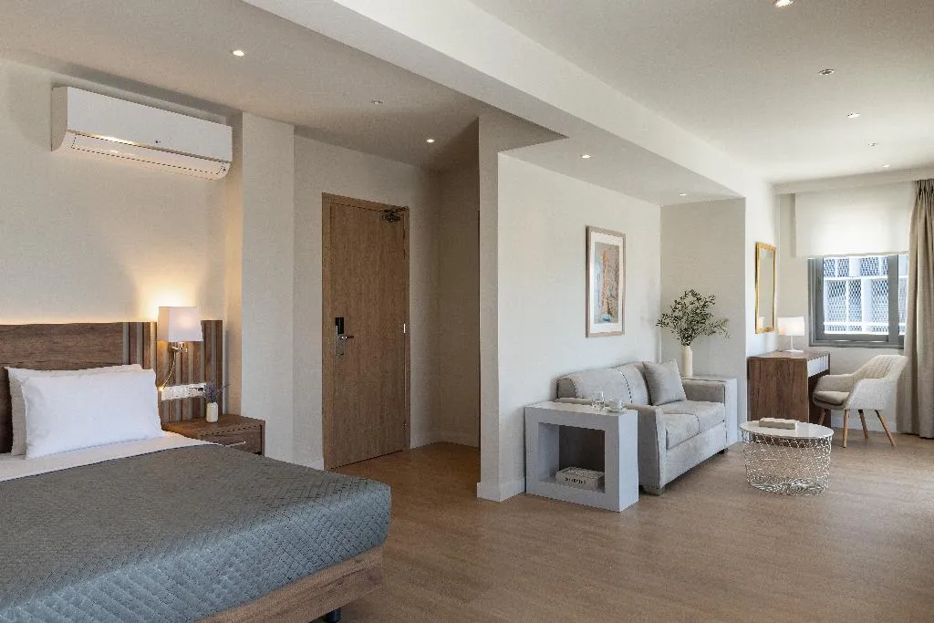 SUITE STANDARD Room, Gallery Port Tower Piraeus, Athens