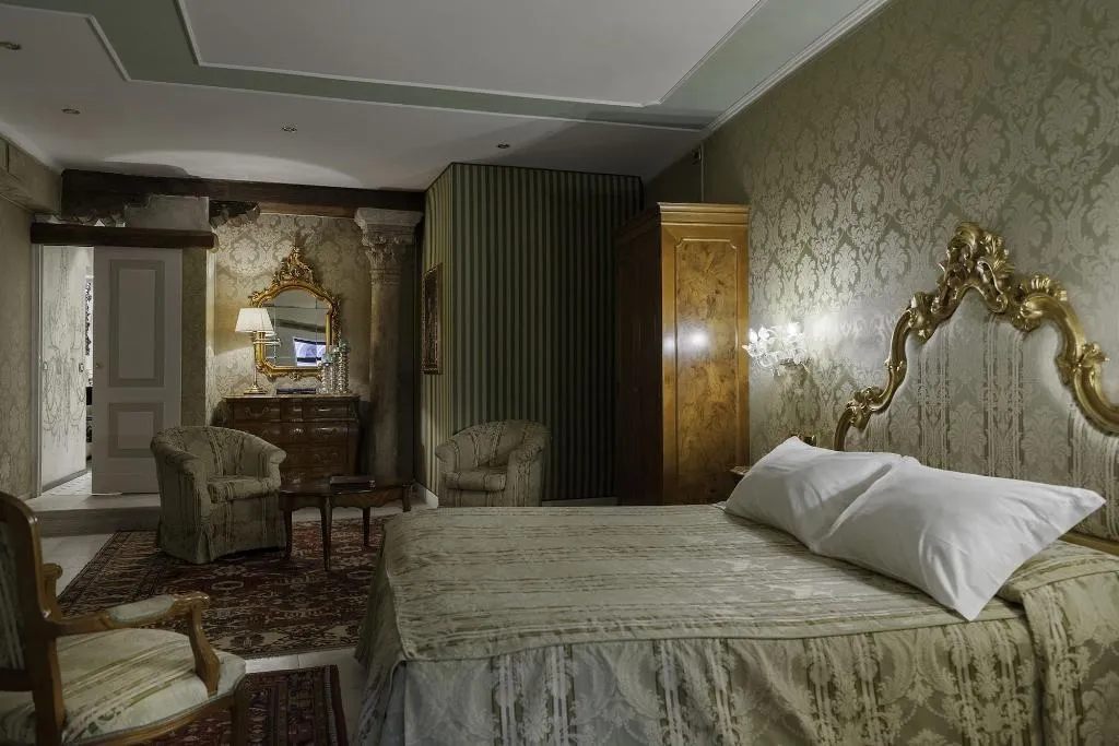 Room, Hotel Al Ponte Antico, Venice