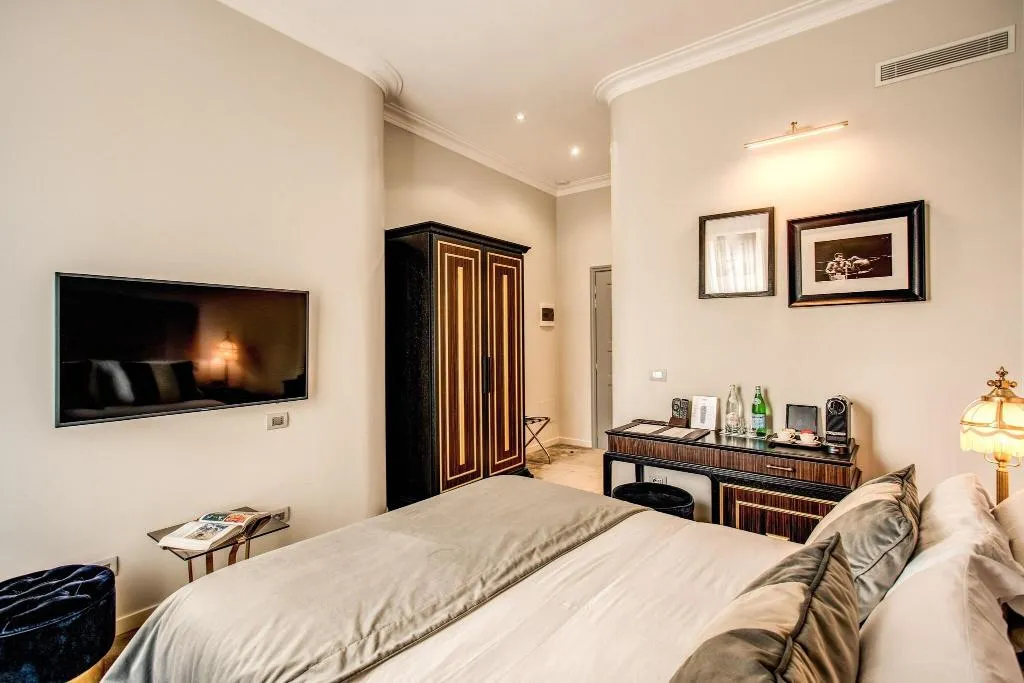 DOUBLE SUPERIOR QUEEN BED Room, Martius Private Suites Hotel, Rome