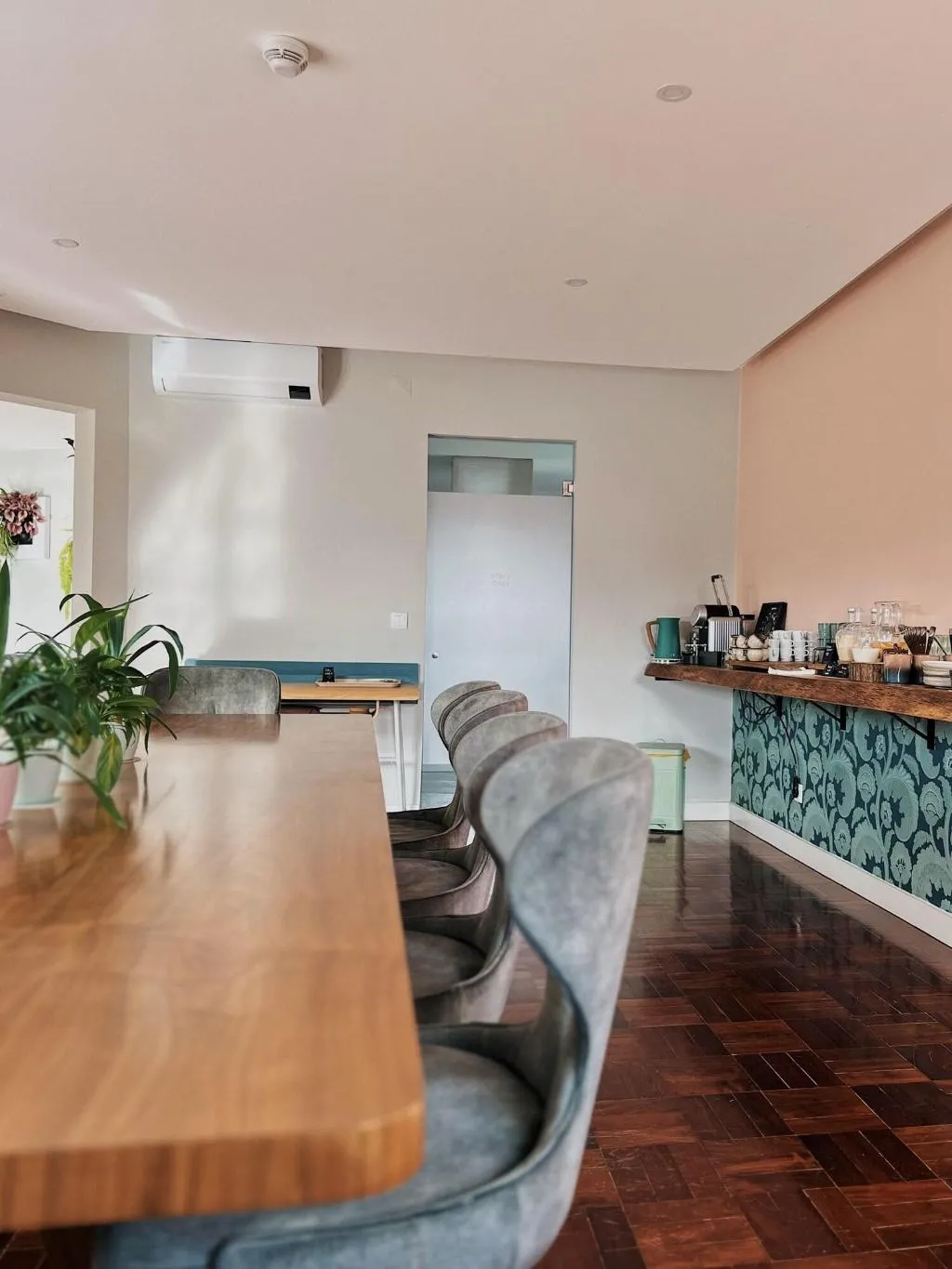 Room, Luna House, Lisbon