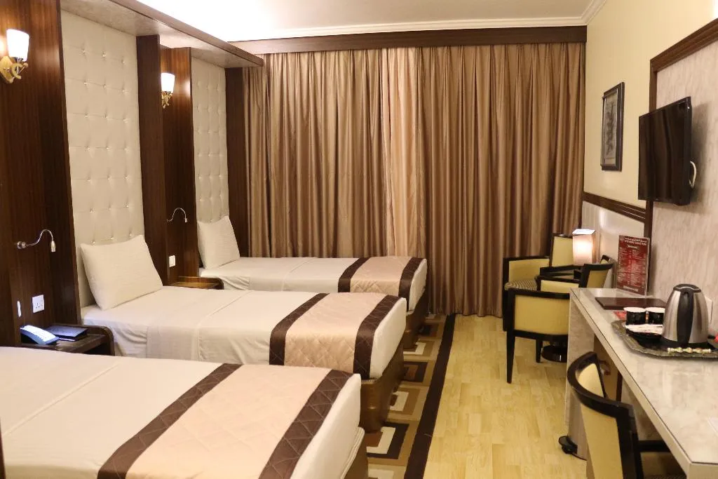 QUADRUPLE STANDARD Room, Al Khaleej Grand, Dubai