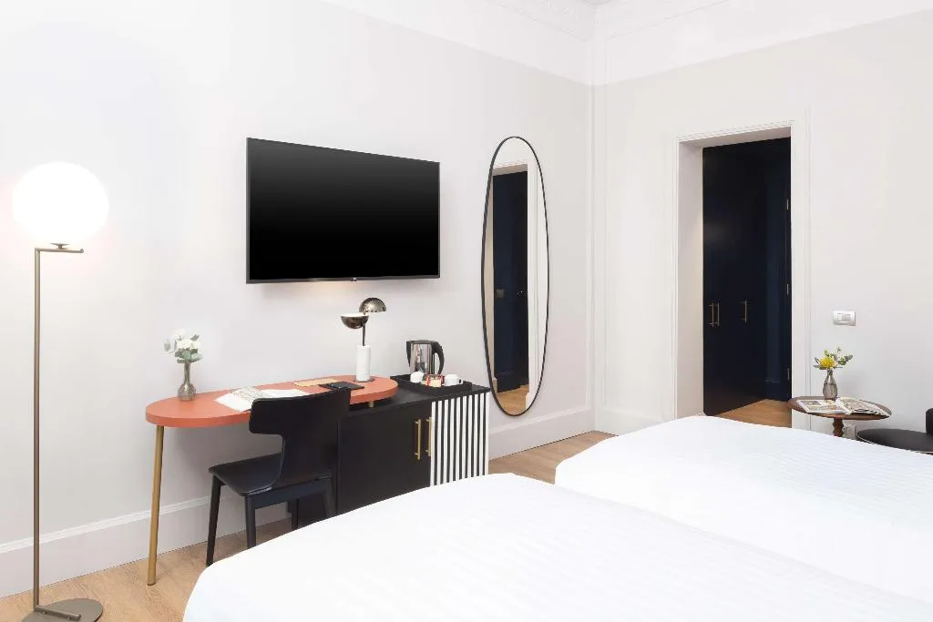 TWIN PREMIUM Room, Anglo American Hotel Florence, Curio Collection, Florence