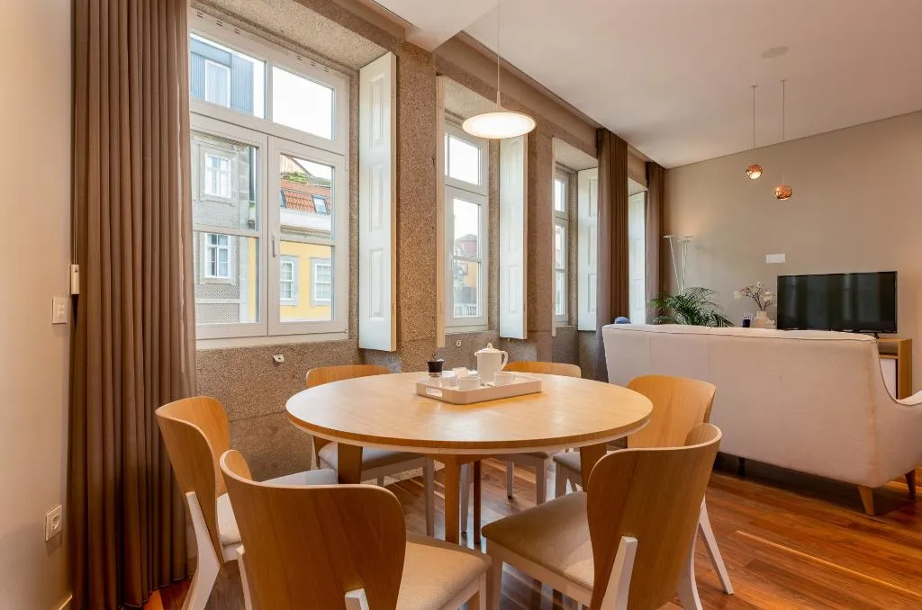 APARTMENT TWO BEDROOMS Room, Rs Porto Historic Center, Porto