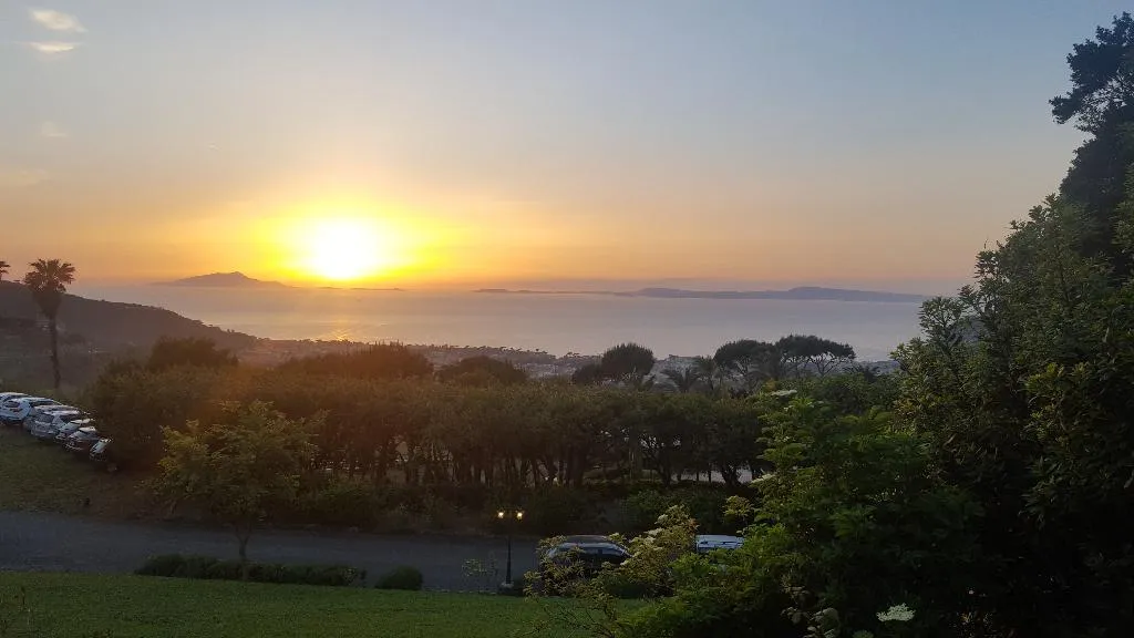 APARTMENT CAPACITY 2 Room, Residence L'Incanto Sorrento, Naples